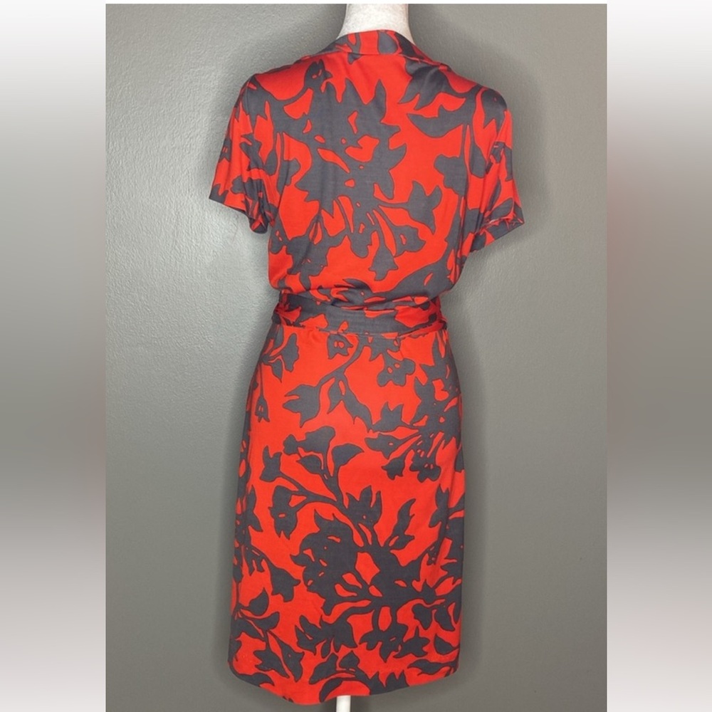 NWOT! DIANE VON FURSTENBERG Julian Short-sleeve Floral Wrap Dress - Size S - Picture 3 of 7